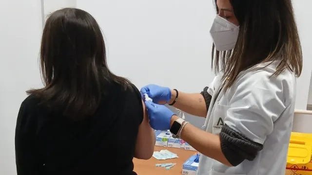 Próximas jornadas de vacunación sin cita contra herpes zoster en Málaga-Guadalhorce