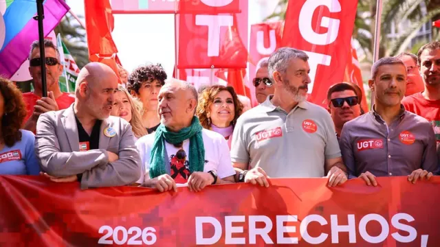 La izquierda aprovecha el 1 de Mayo en Málaga para lanzar su ofensiva electoral y pedir un cambio político en Andalucía