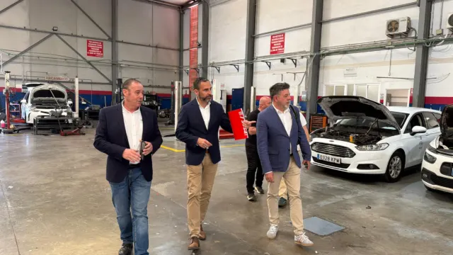 Daniel Pérez anuncia medidas para frenar la competencia desleal y proteger el empleo en el sector del taxi