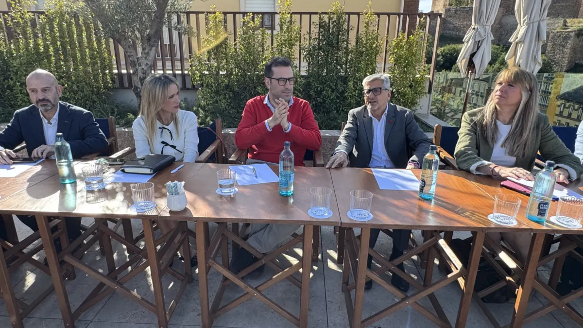 Carlos Cuerpo y Josele Aguilar apelan al voto femenino para blindar los servicios públicos y la conciliación