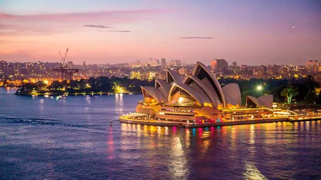 El Ministerio de Industria y Turismo licita la organización del SpainTravelMarket Australia y Nueva Zelanda 2026 en Málaga