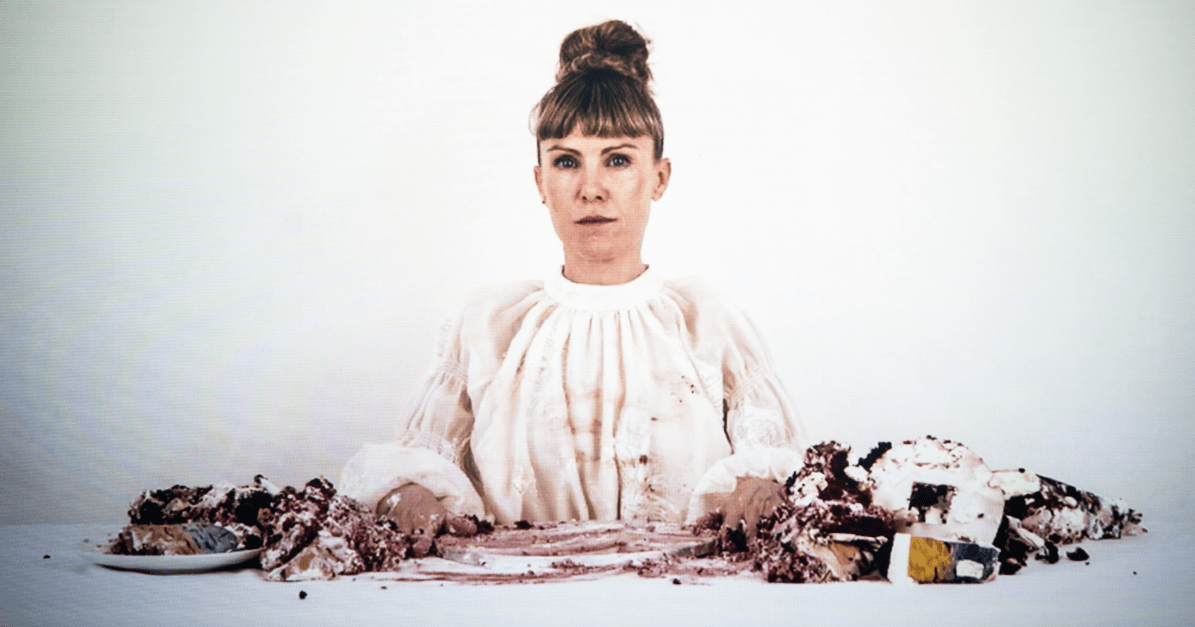 MUCAC La Coracha presenta la videocreación ‘Mi porción del pastel’ de Verónica Ruth Frías