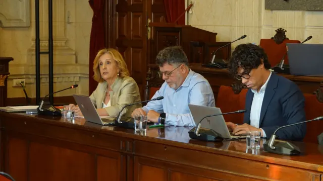 El PSOE acusa al PP de consumar “una traición” a la protección de la última playa virgen de la ciudad de Málaga
