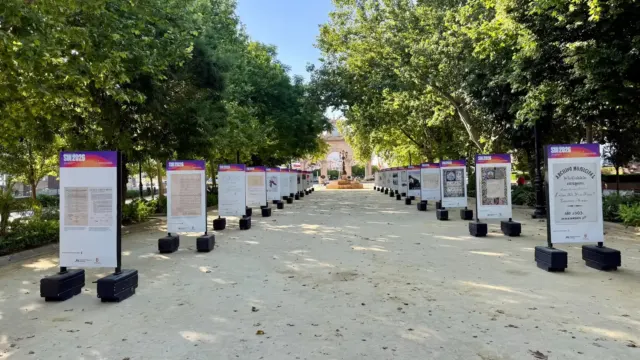 Antequera acoge una exposición al aire libre con reproducciones de documentos históricos con motivo de la Semana Internacional de los Archivos