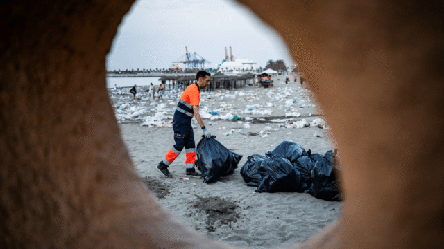 Limasam retira 19,6 toneladas de residuos en las playas tras la noche de San Juan
