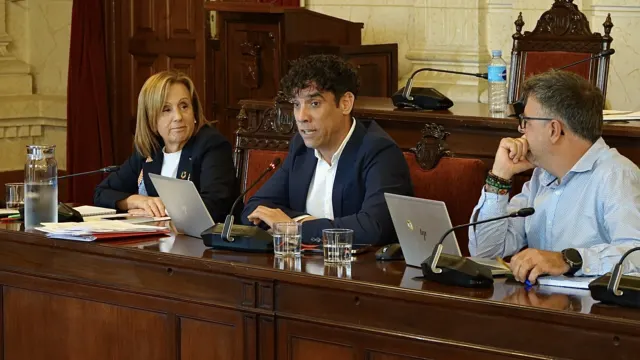 Tensión por la gestión digital municipal: denuncian una «dependencia deliberada» de las grandes tecnológicas