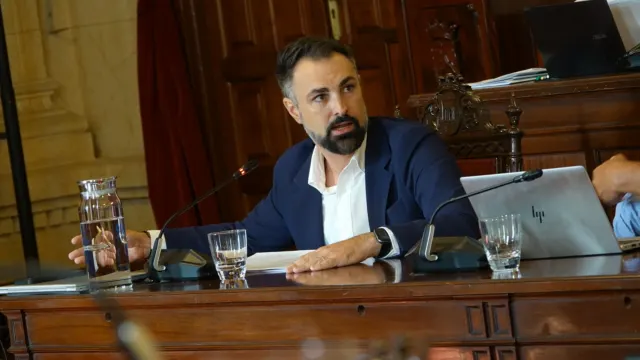 Acusan al alcalde de eludir el Debate del Estado de la Ciudad y esconderse ante una “gestión que avanza hacia una ciudad invivible”
