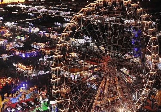 Un violento altercado en el recinto de las atracciones de la Feria de Málaga se salda con un joven herido grave por arma blanca