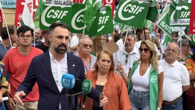 Denuncian el “copago sanitario” del PP por aparcar en el Hospital Civil y exige a Moreno Bonilla la gratuidad