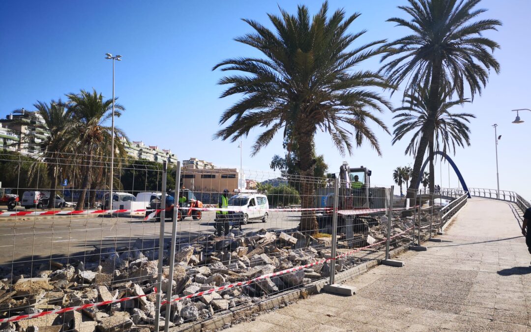 Denuncian la «nefasta gestión» del PP en las obras de Pedregalejo y advierten de la pérdida de identidad del paseo marítimo
