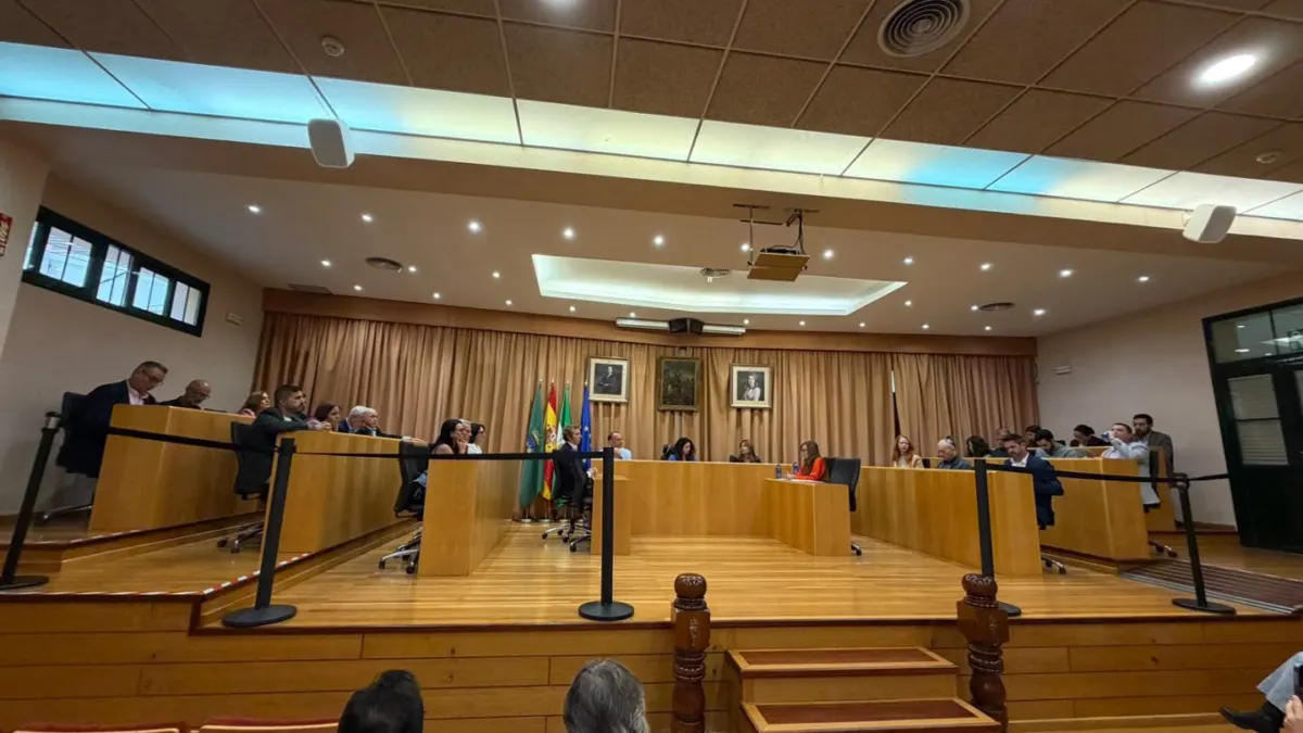 El Pleno extraordinario de Vélez-Málaga da cuenta de la renuncia de Jesús Lupiáñez e inicia el proceso para elegir a su nuevo alcalde