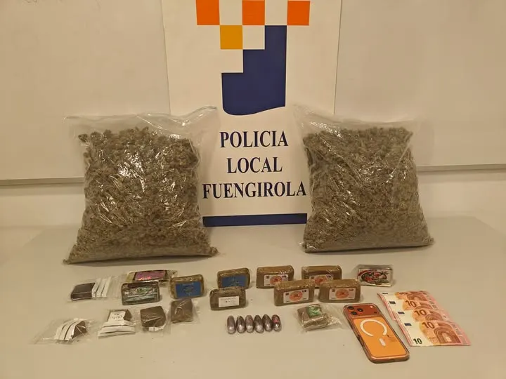 La Policía Local de Fuengirola interviene más de seis kilos de droga en un pub clandestino del Puerto Deportivo