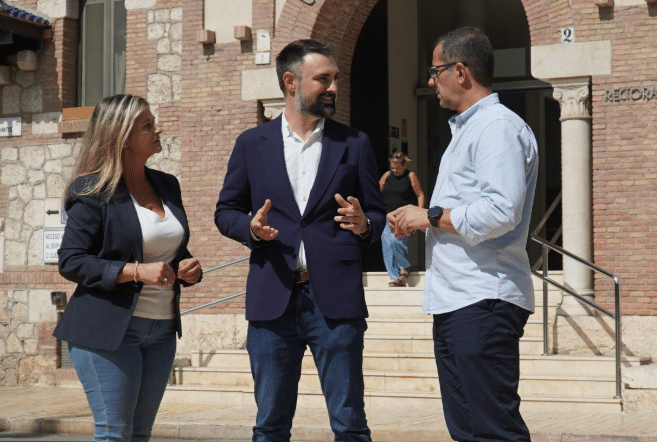Denuncian el «trato de favor» del Ayuntamiento a la UCAM mientras 16 colegios públicos malagueños inician el curso sin ITE en vigor