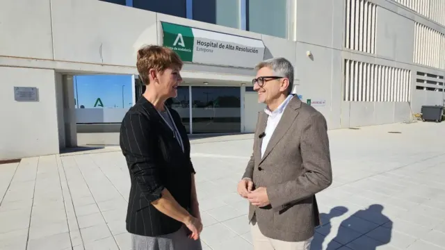 Exigen a Juanma Moreno que "aparte de una vez" al alcalde de Estepona tras la petición de prisión de la Fiscalía