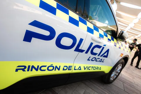 La Policía Local detiene a dos personas y frustra el robo en una vivienda de Rincón de la Victoria
