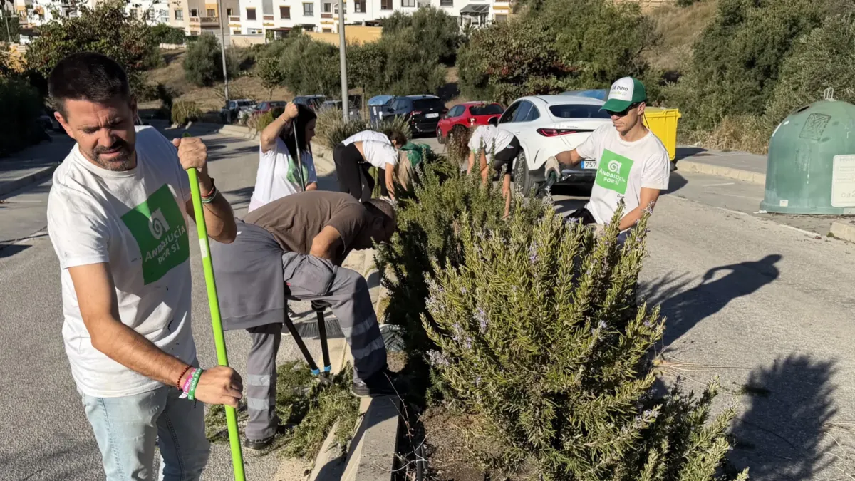 AxSí actúa en Castillo de Lagos y critica la negativa del Gobierno veleño a recepcionar la urbanización